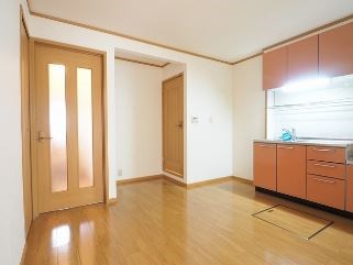 ソレアード中曽根Bの居間写真