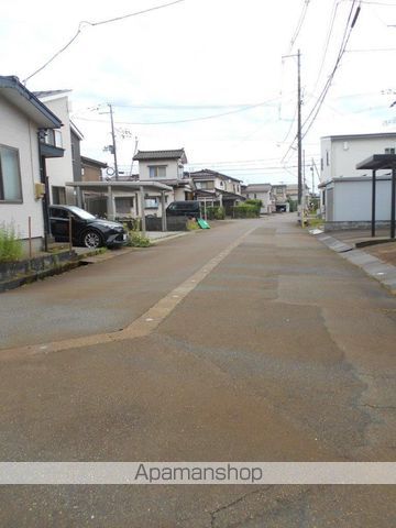 その他　前面道路（その他）まで0m