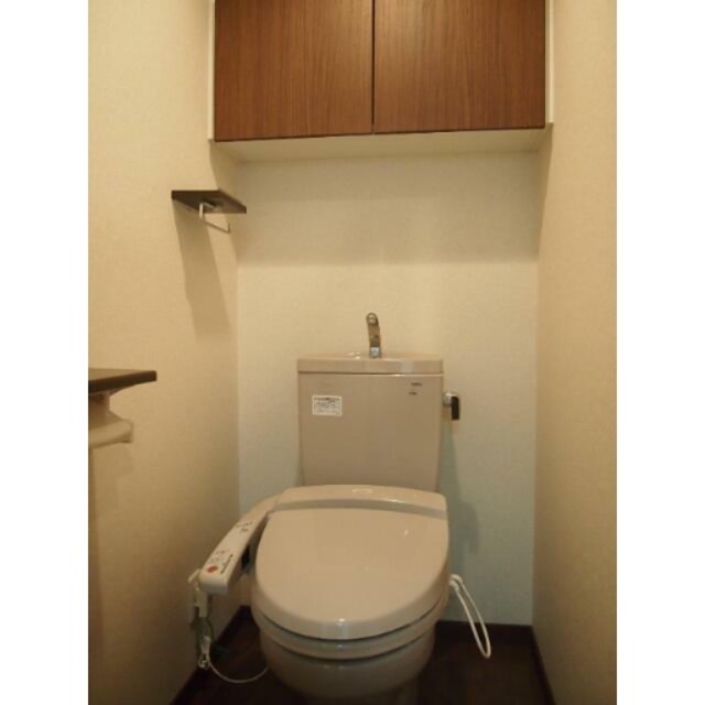 トイレ　※同仕様写真