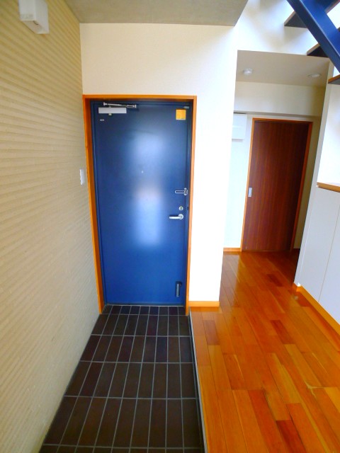 地下鉄鶴舞線 大須観音駅 徒歩5分 10階建 築12年の玄関写真