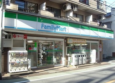 コンビニ　ファミリーマート板橋大山町店（コンビニ）まで285m
