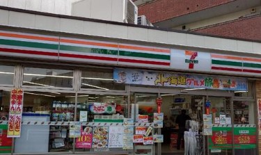 コンビニ　セブンイレブン高円寺陸橋南店（コンビニ）まで108m