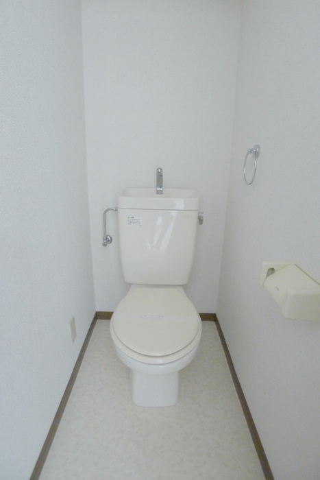ＪＲ総武線 東船橋駅 徒歩14分 2階建 築27年のトイレ写真