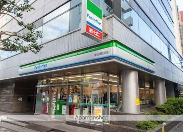 コンビニ　ファミリーマート 中目黒駅前店（コンビニ）まで146m