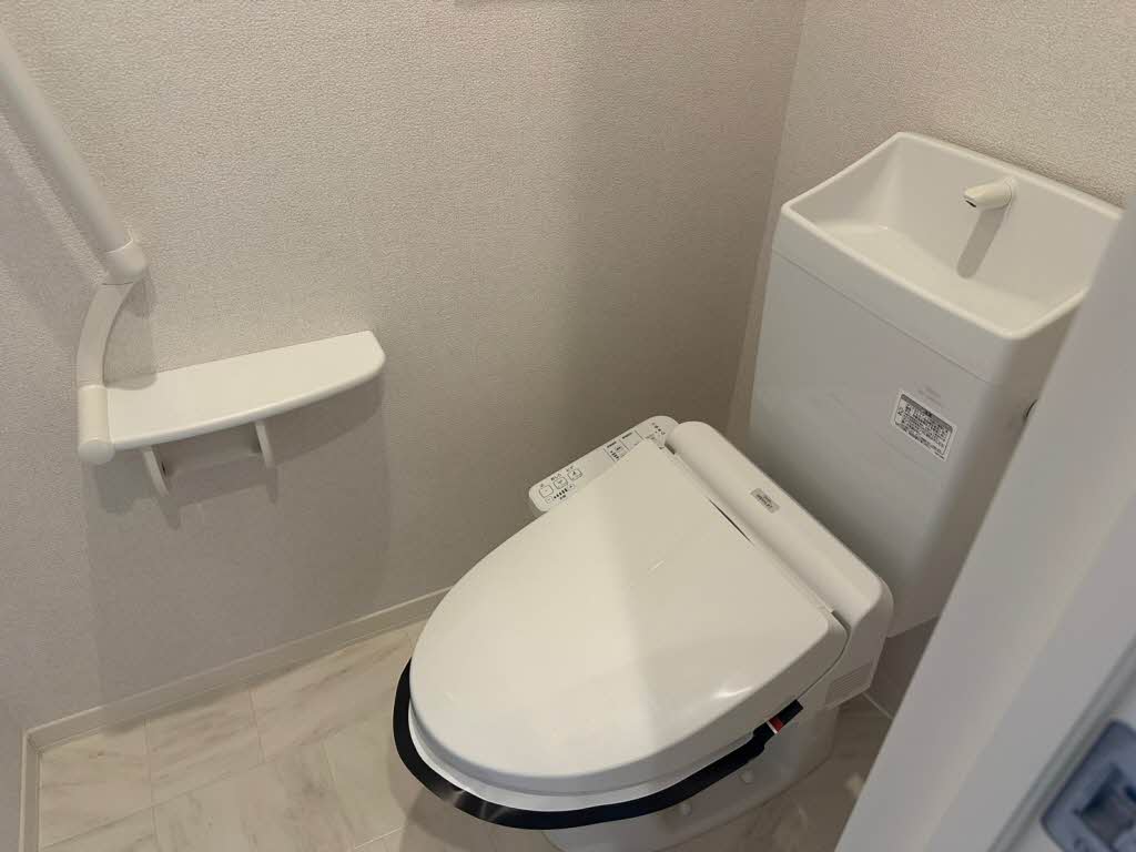 トイレ　温水洗浄便座も設置済み★