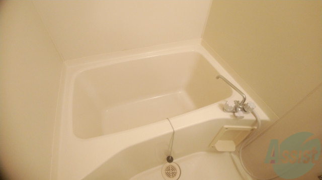 バス・シャワールーム　浴室はきれいでごゆっくりお使いいただけます。