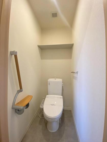 ＪＲ可部線 可部駅 2階建 築12年のトイレ写真