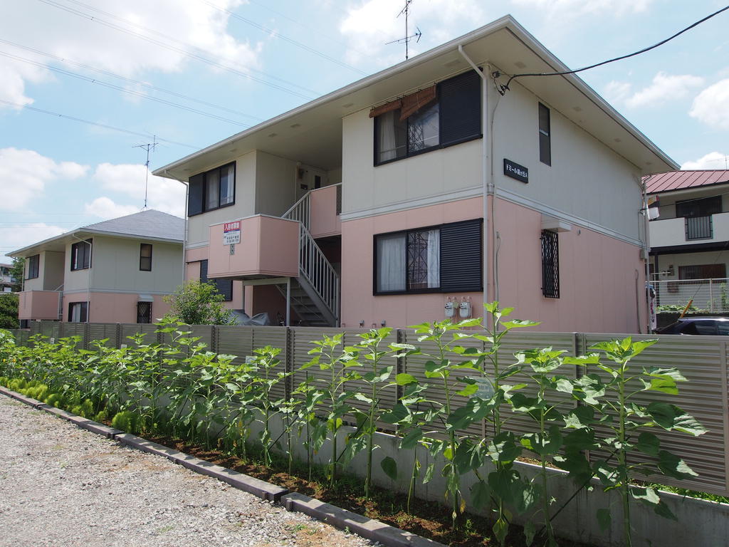 ドミール霧が丘Ａの建物外観