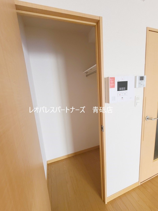 収納　参考写真：同タイプ