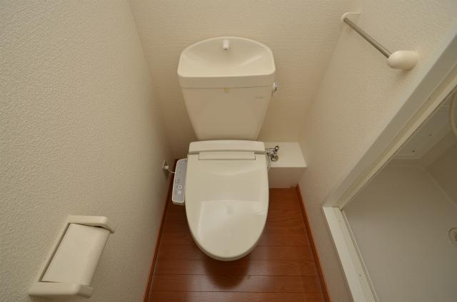 【中間市岩瀬のアパートのトイレ】