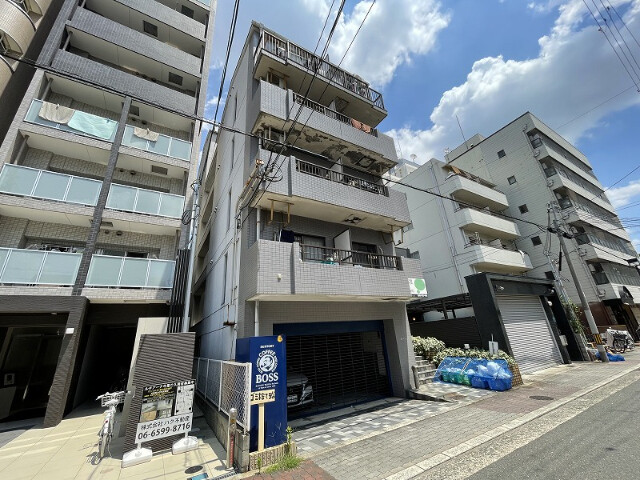 大阪市生野区新今里のマンションの建物外観
