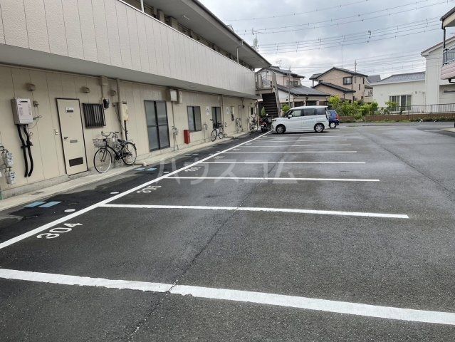 【早川グリーンハイツの駐車場】