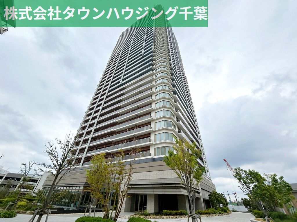 千葉市美浜区若葉のマンションの建物外観