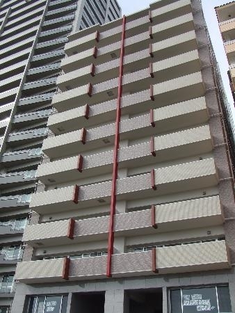 那覇市おもろまちのマンションの建物外観