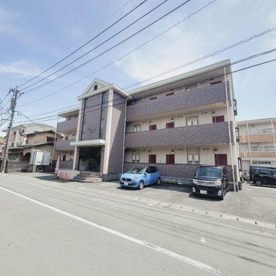 【熊本市中央区出水のアパートの建物外観】