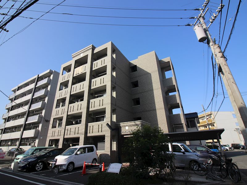 北九州市小倉北区片野新町のマンションの建物外観