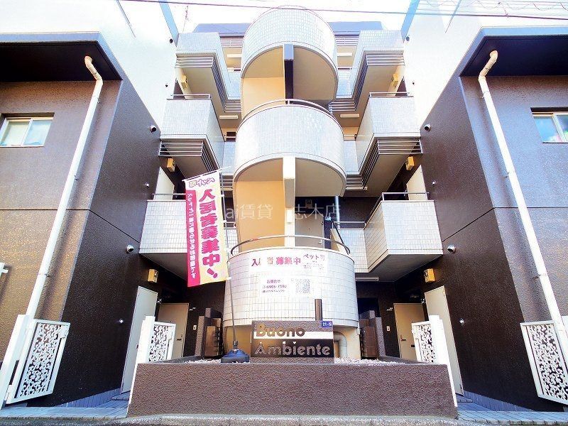 朝霞市本町のマンションの建物外観