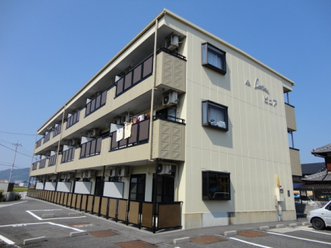 彦根市南川瀬町のアパートの建物外観