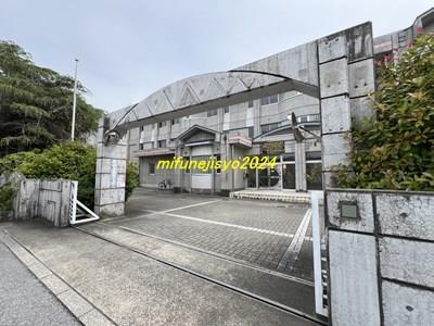 中学校　君津（中学校）まで1500m