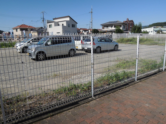 【プレステージ姫路青山の駐車場】