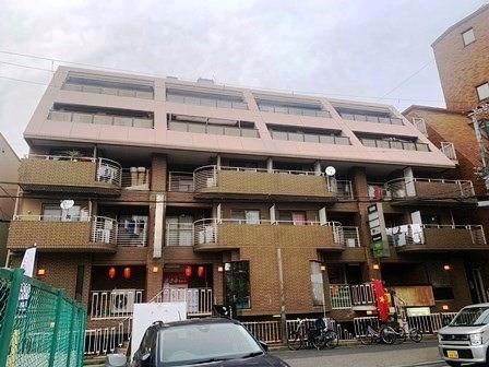 尼崎市神田中通のマンションの建物外観