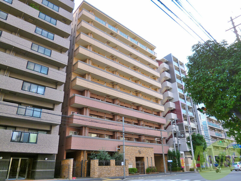 吹田市広芝町のマンションの建物外観