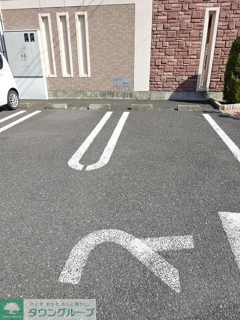 【グラン　エリアールの駐車場】