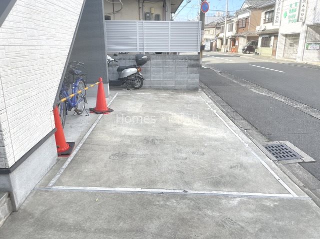 【ウエストヴィレッジの駐車場】