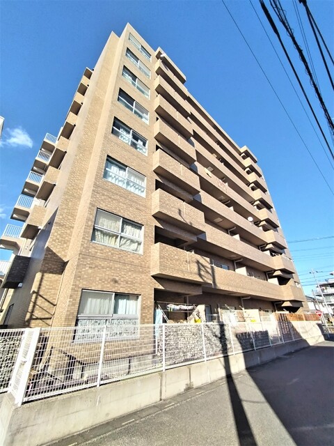 越谷市大字袋山のマンションの建物外観