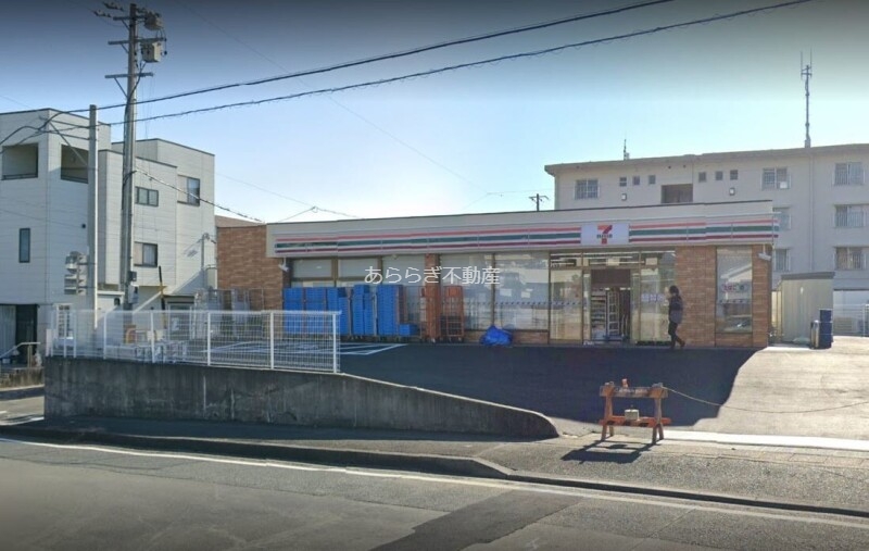 コンビニ　セブンイレブン浜松蜆塚4丁目店（コンビニ）まで262m