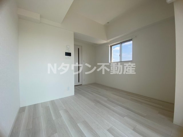 居室・リビング　こちらのリビングで趣味の時間をお楽しみください