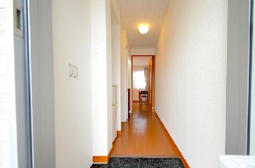 玄関　備品や設備仕様は号室等により異なります現地をご確認下さい。