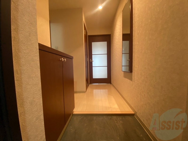 玄関　玄関にはシューズボックスもあって便利そう！