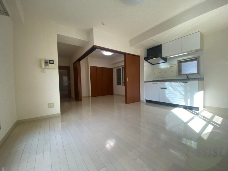 居室・リビング　広くてキレイなお部屋が広がっていて、充実した生活が送れそう。