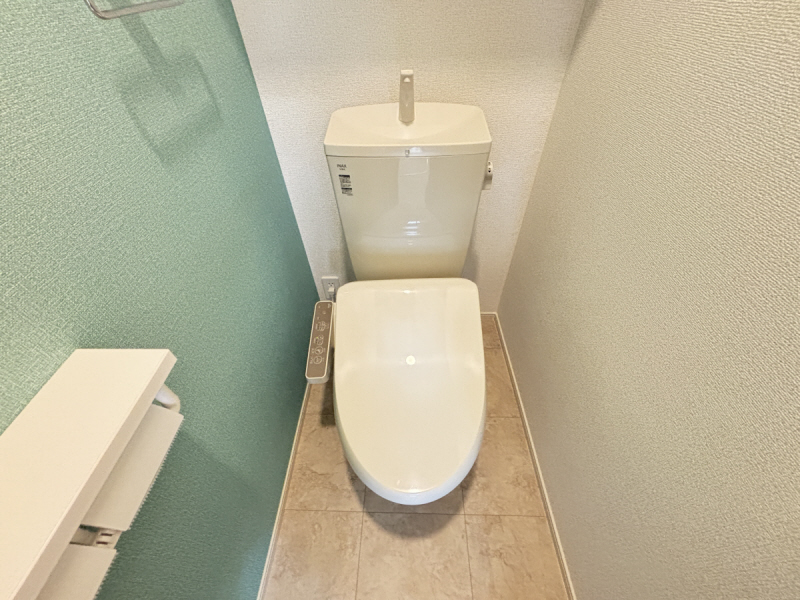 トイレ　※同タイプ写真