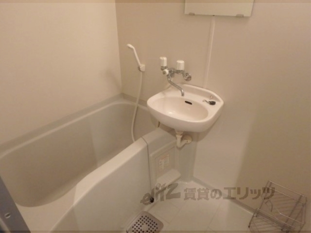 プレサンス京都烏丸御池の風呂写真