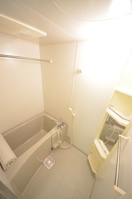 バス・シャワールーム　♪1日の疲れを洗い流す癒しの空間♪