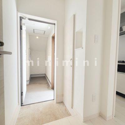 玄関　※写真は同シリーズ類似物件を含む為現況優先とさせて頂きます