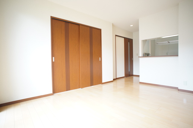 居室・リビング　広いリビングダイニングはゆったりくつろげる憩いの空間♪