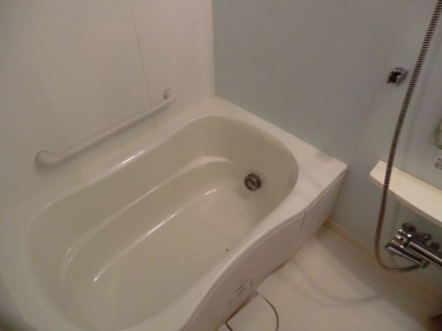 バス・シャワールーム　追焚機能付セミオートバス・浴室乾燥機有