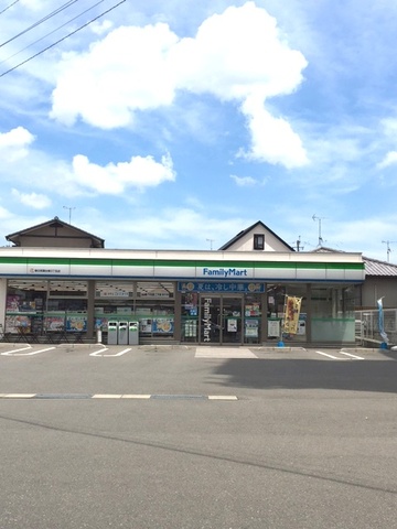 コンビニ　ファミリーマート　春日若葉台東3丁目（コンビニ）まで636m