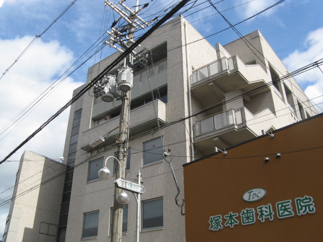 図書館　山本図書館（図書館）まで400m