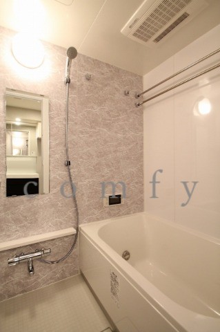 バス・シャワールーム　バスルーム