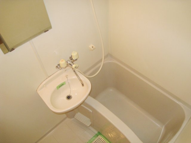 バス・シャワールーム　同物件別号室