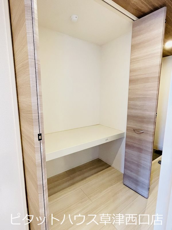 眺望　玄関廊下収納