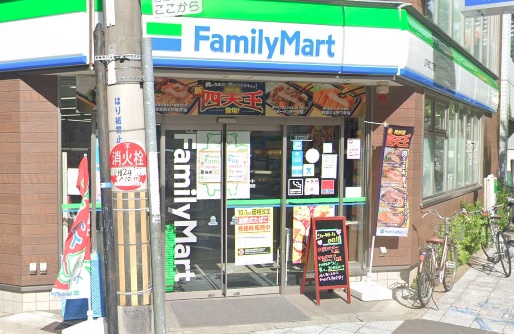コンビニ　ファミリーマート 江戸堀二丁目店（コンビニ）まで260m
