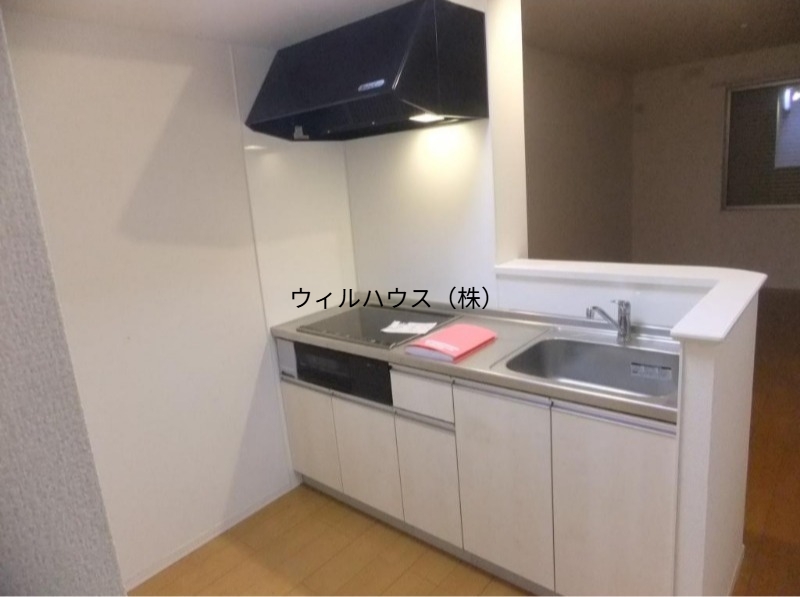 キッチン　３口ＩＨコンロ付きシステムキッチン！