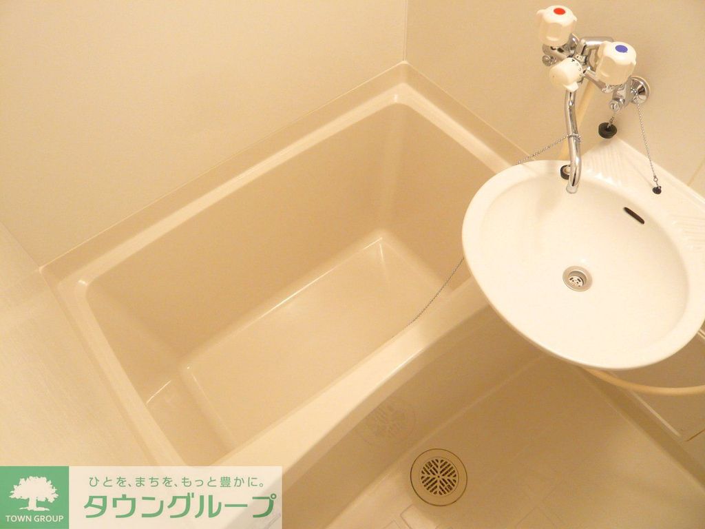 バス・シャワールーム　バス・トイレ別々です。