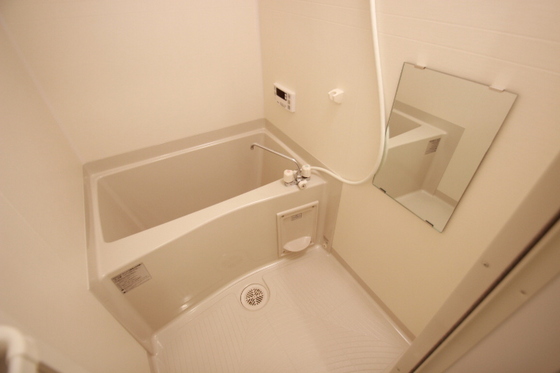 バス・シャワールーム　※別部屋の写真です