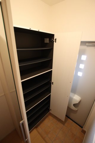 収納　シューズボックス